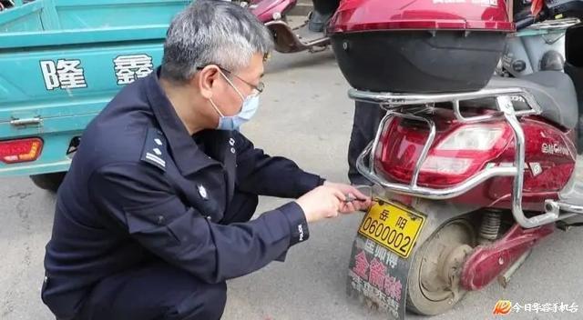 湖北(běi)：華容首批電動車上牌