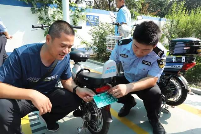 山東：招遠交警開展電動自行車上牌宣傳